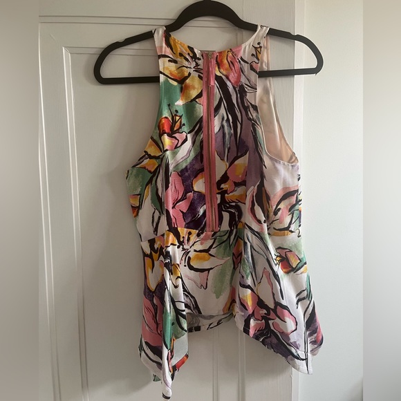 Size 8 Anthro top floral print with zipper back and handkerchief hem - Picture 4 of 8